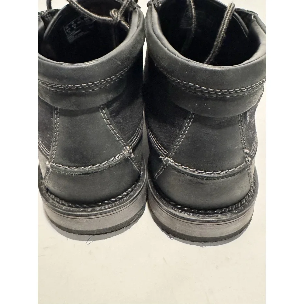 Clarks Maplewalk Moc Boot / Size 9.5 Mens US / Black / Leather